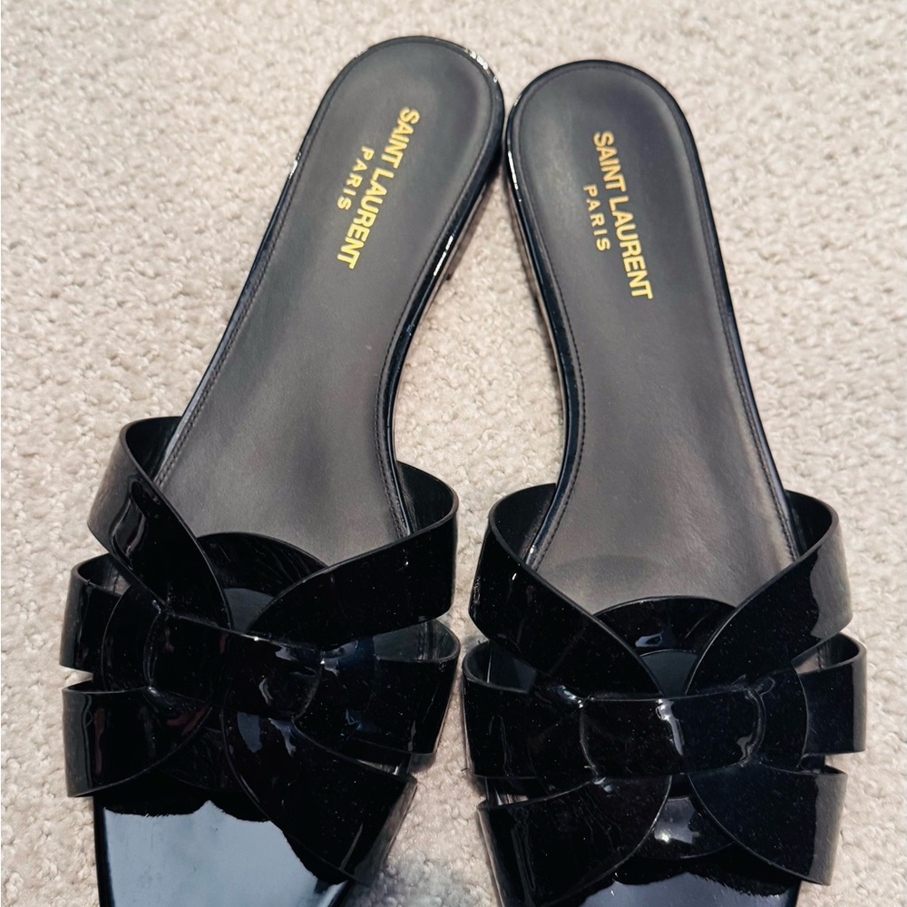 Saint Laurent Black patent leather sandals